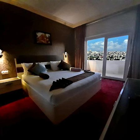 Balcony Hotel Аман Екстериор снимка