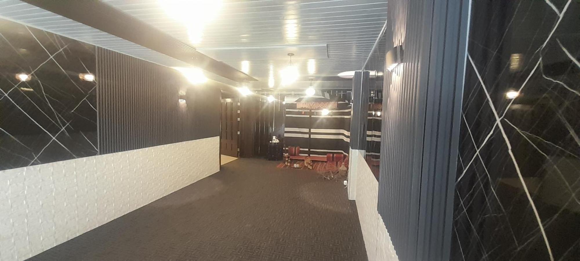 Balcony Hotel Аман Екстериор снимка